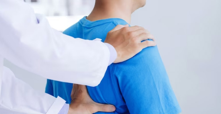 Boyun Fıtığı Nedir? Belirtileri ve Ameliyatsız Tedavi Seçenekleri